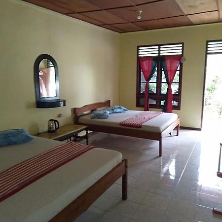 Sibayak Guesthouse Tuk Tuk Exterior foto