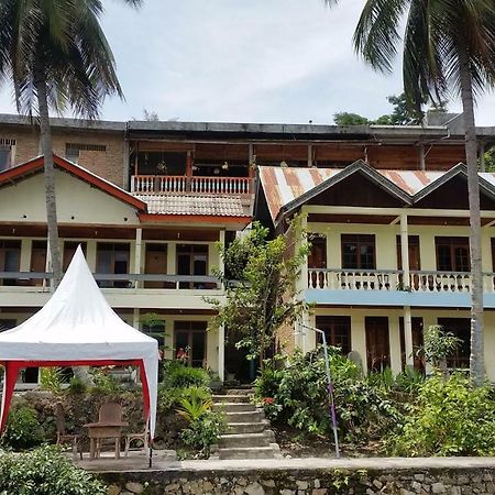 Sibayak Guesthouse Tuk Tuk Exterior foto