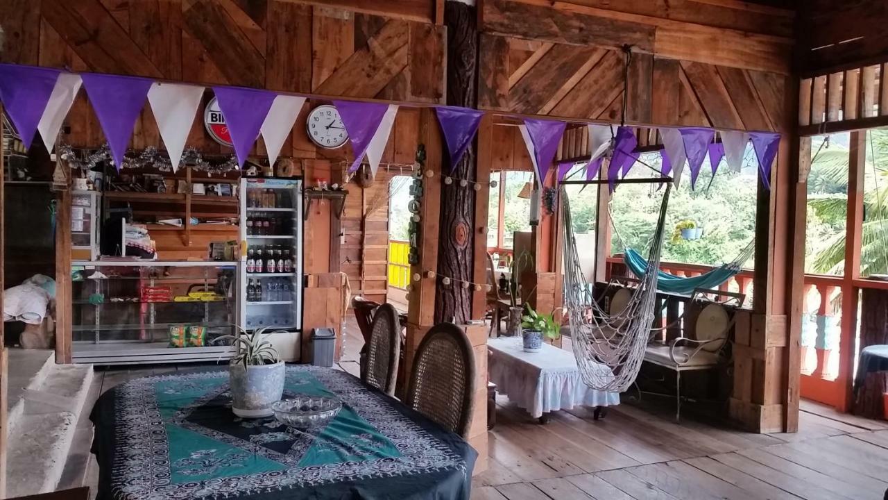 Sibayak Guesthouse Tuk Tuk Exterior foto