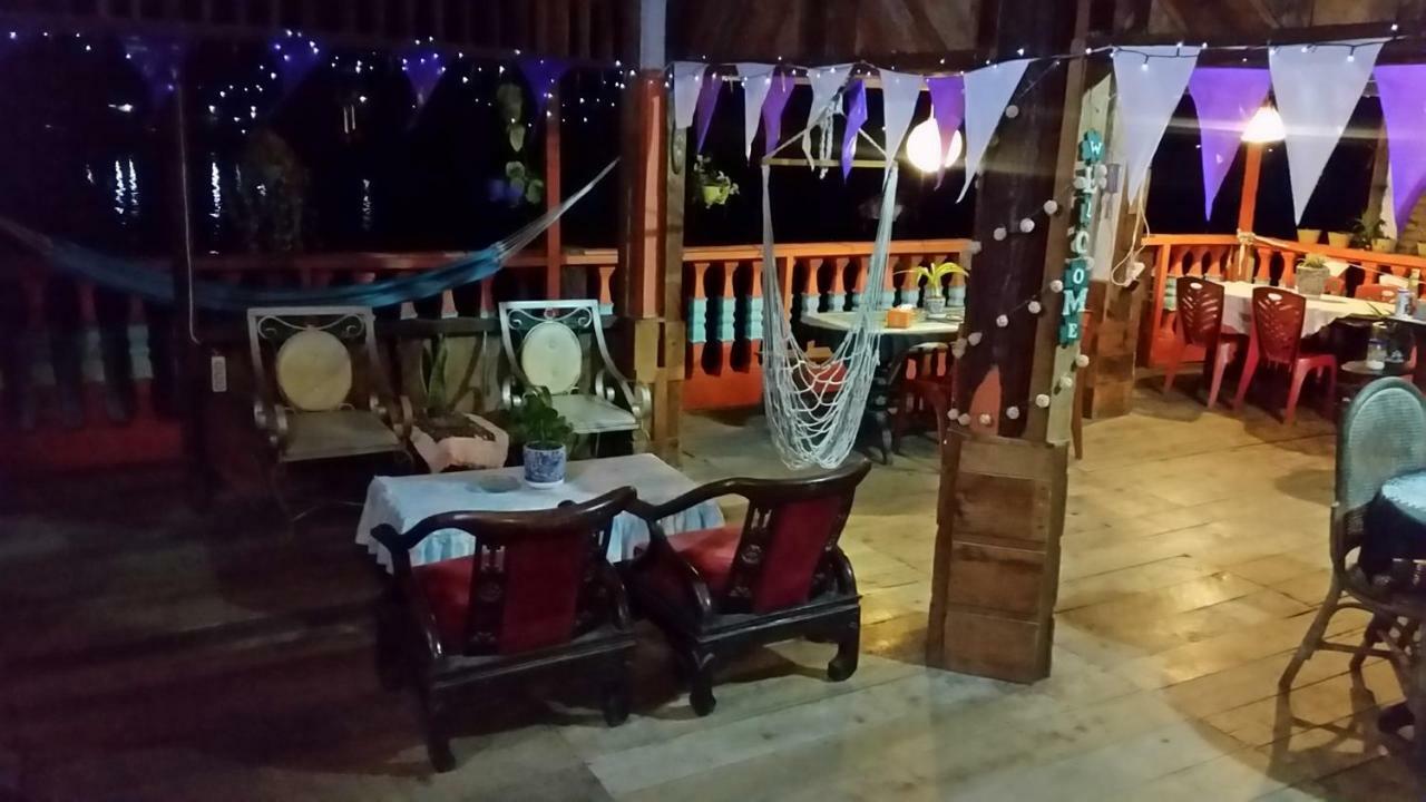 Sibayak Guesthouse Tuk Tuk Exterior foto