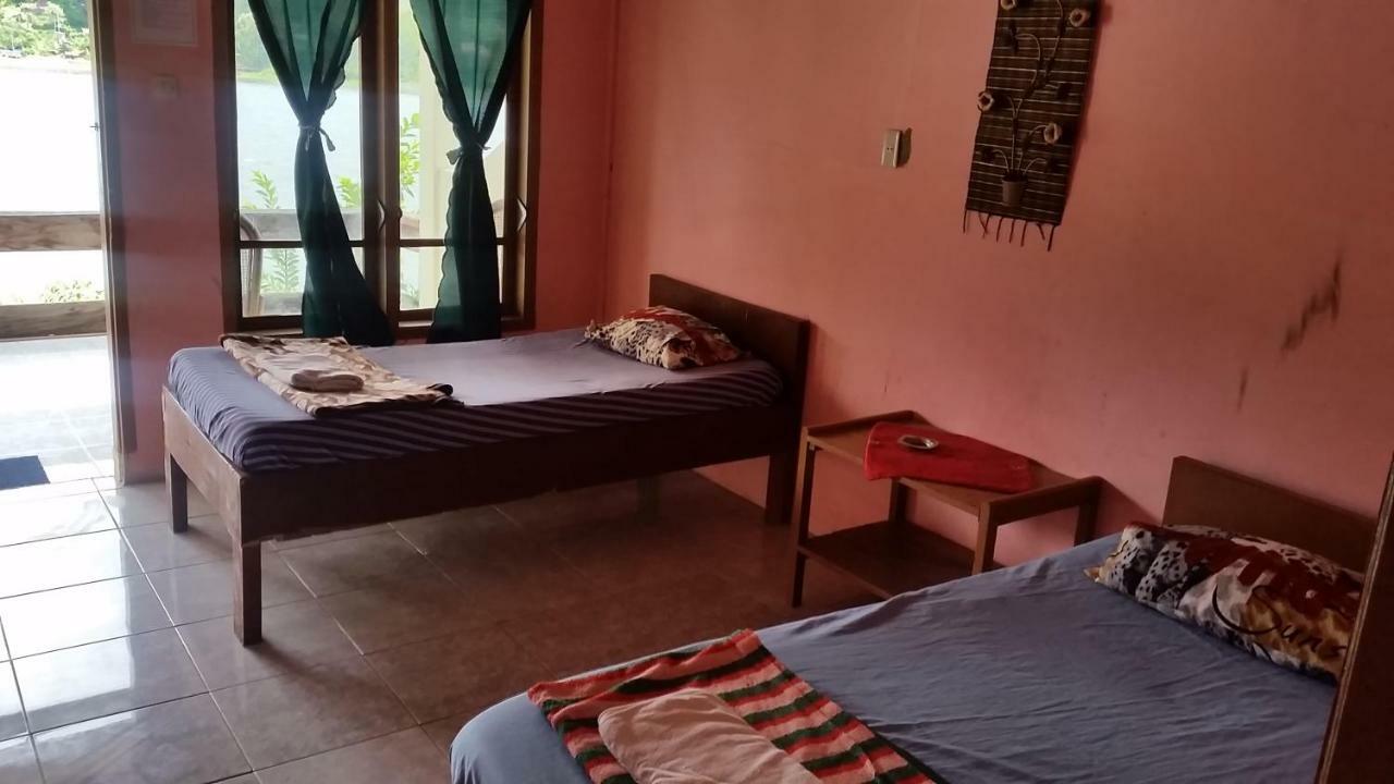 Sibayak Guesthouse Tuk Tuk Exterior foto