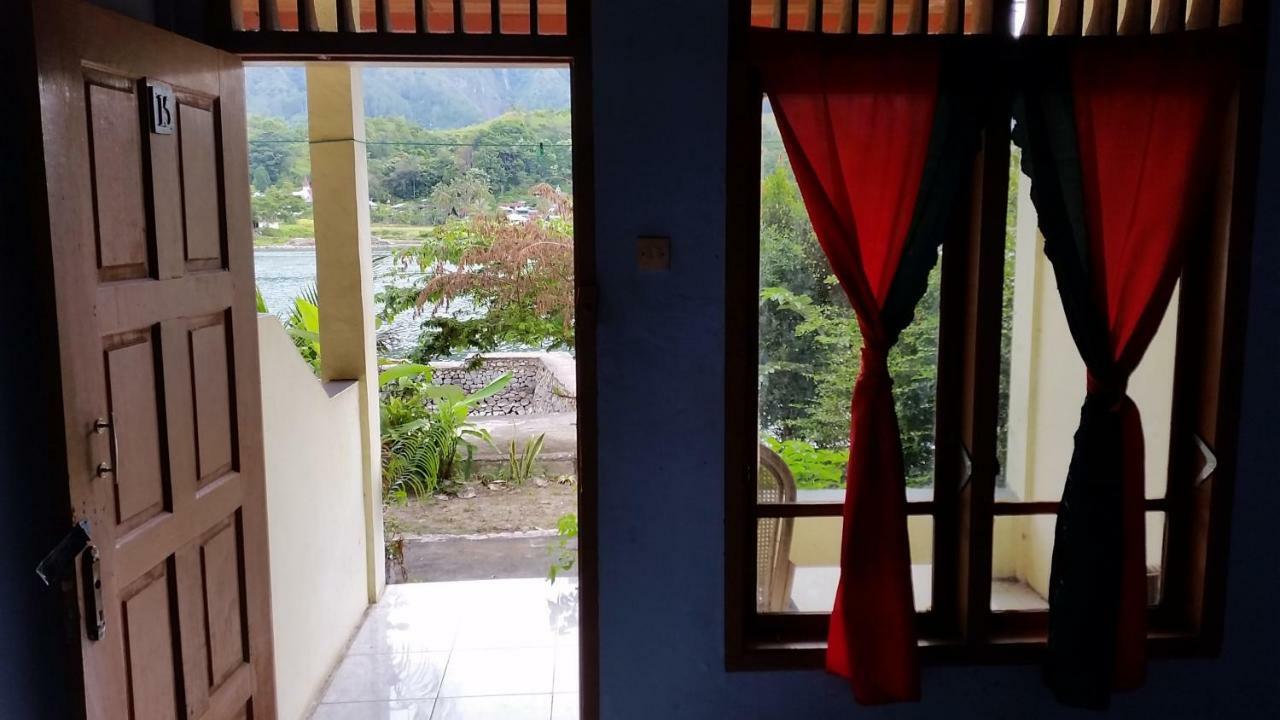 Sibayak Guesthouse Tuk Tuk Exterior foto