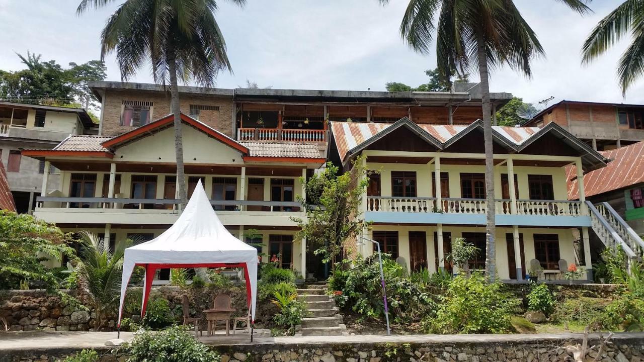 Sibayak Guesthouse Tuk Tuk Exterior foto